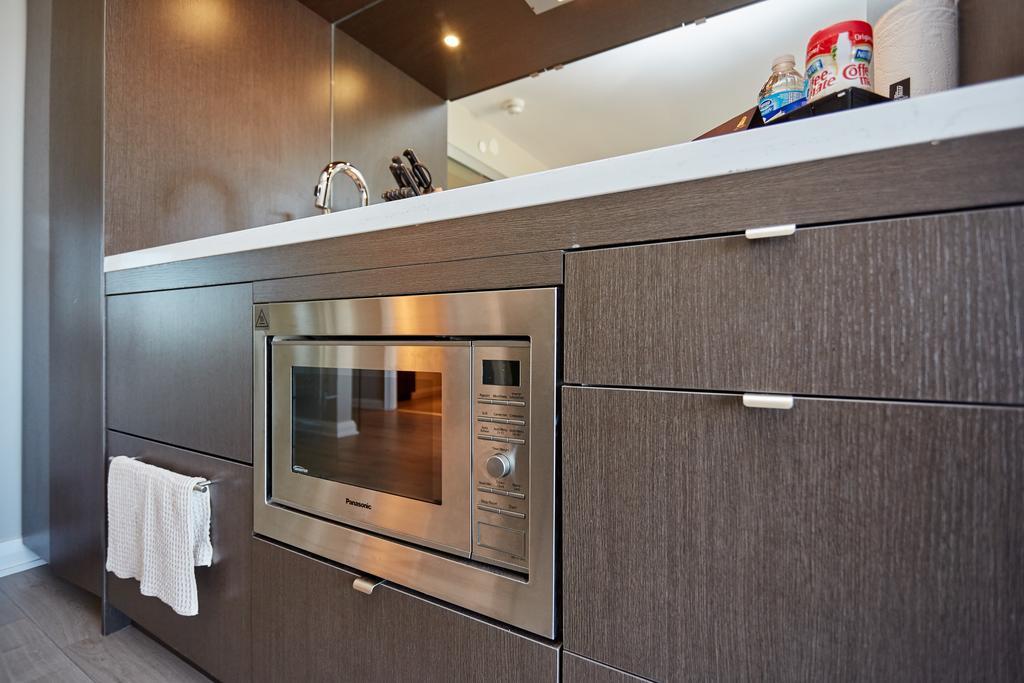 Atlas Suites - Yorkville Furnished Apartments تورونتو الغرفة الصورة