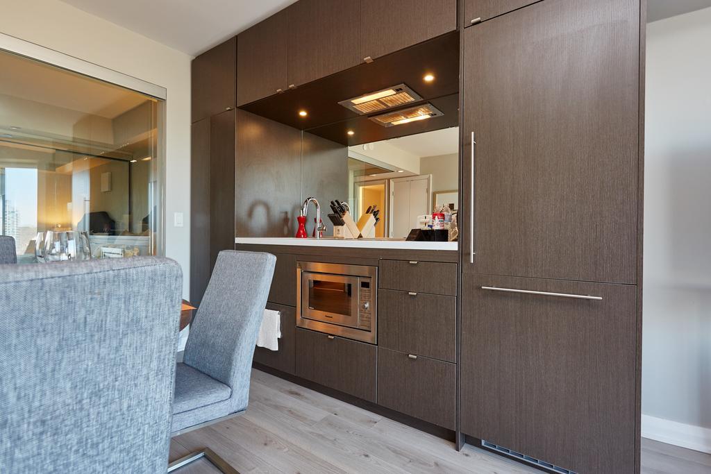 Atlas Suites - Yorkville Furnished Apartments تورونتو الغرفة الصورة