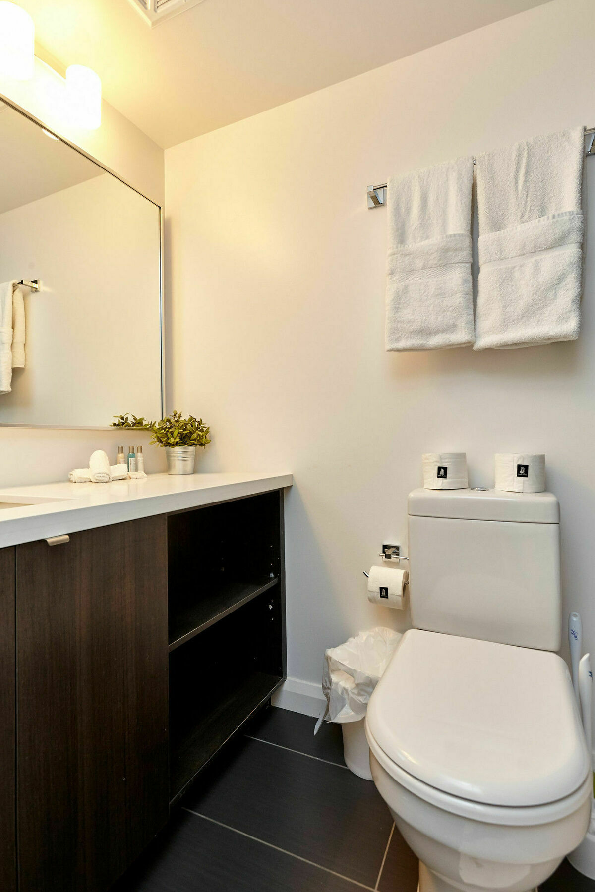 Atlas Suites - Yorkville Furnished Apartments تورونتو المظهر الخارجي الصورة