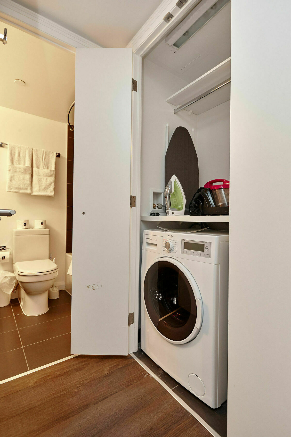 Atlas Suites - Yorkville Furnished Apartments تورونتو المظهر الخارجي الصورة