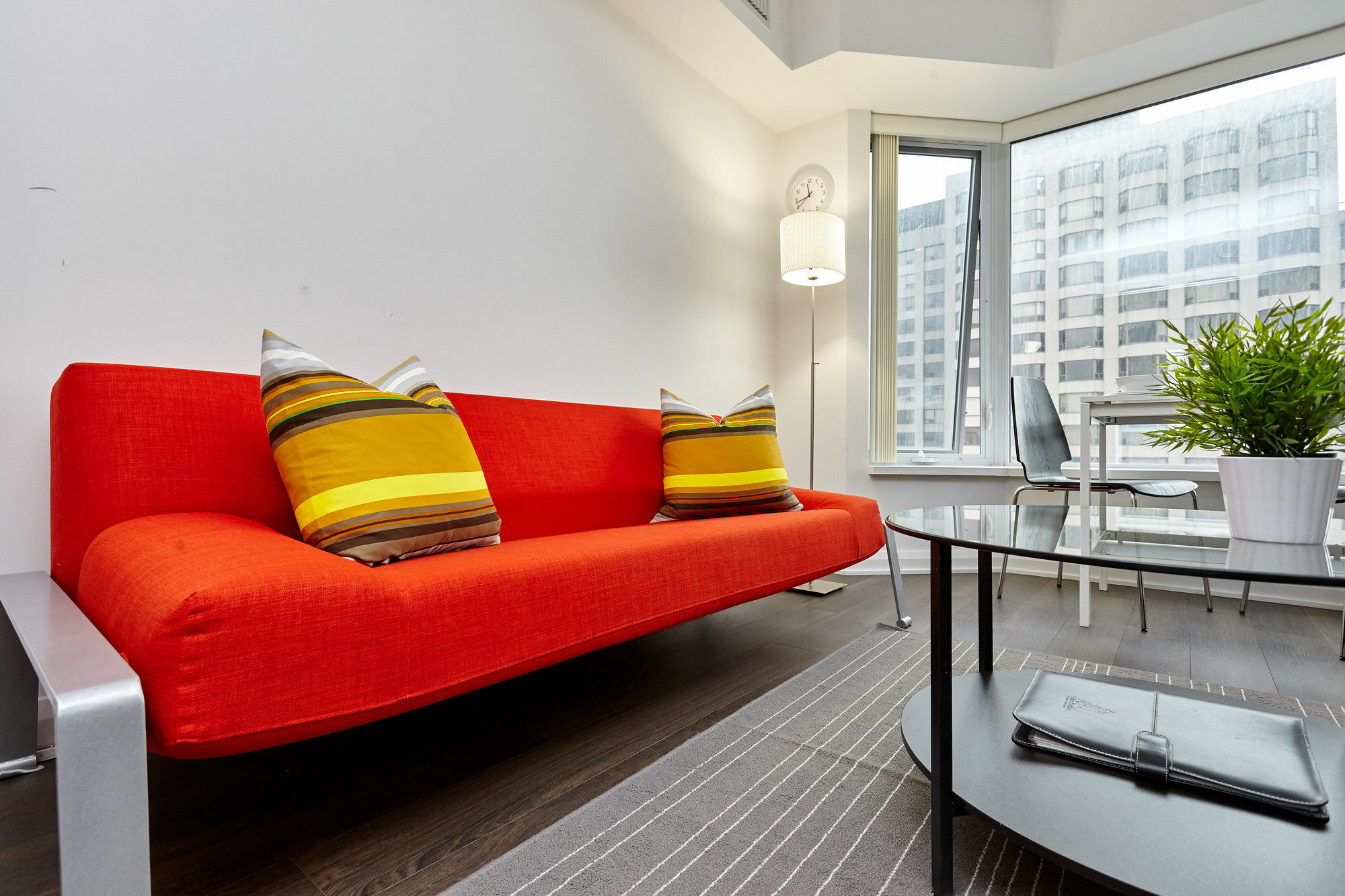 Atlas Suites - Yorkville Furnished Apartments تورونتو المظهر الخارجي الصورة